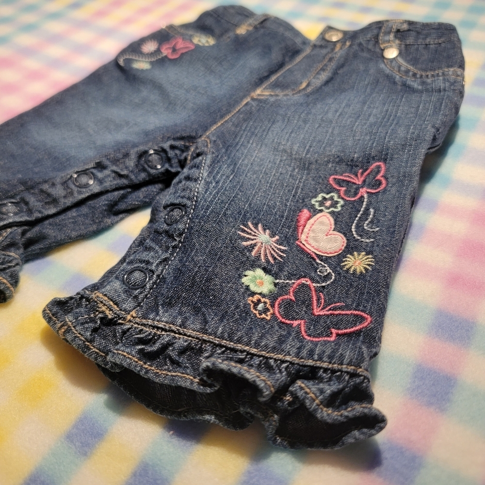 ARIZONA JEAN COMPANY 💜 Embroidered Flowers Butterflies 'n 🤍's Blue Jeans 0-3M